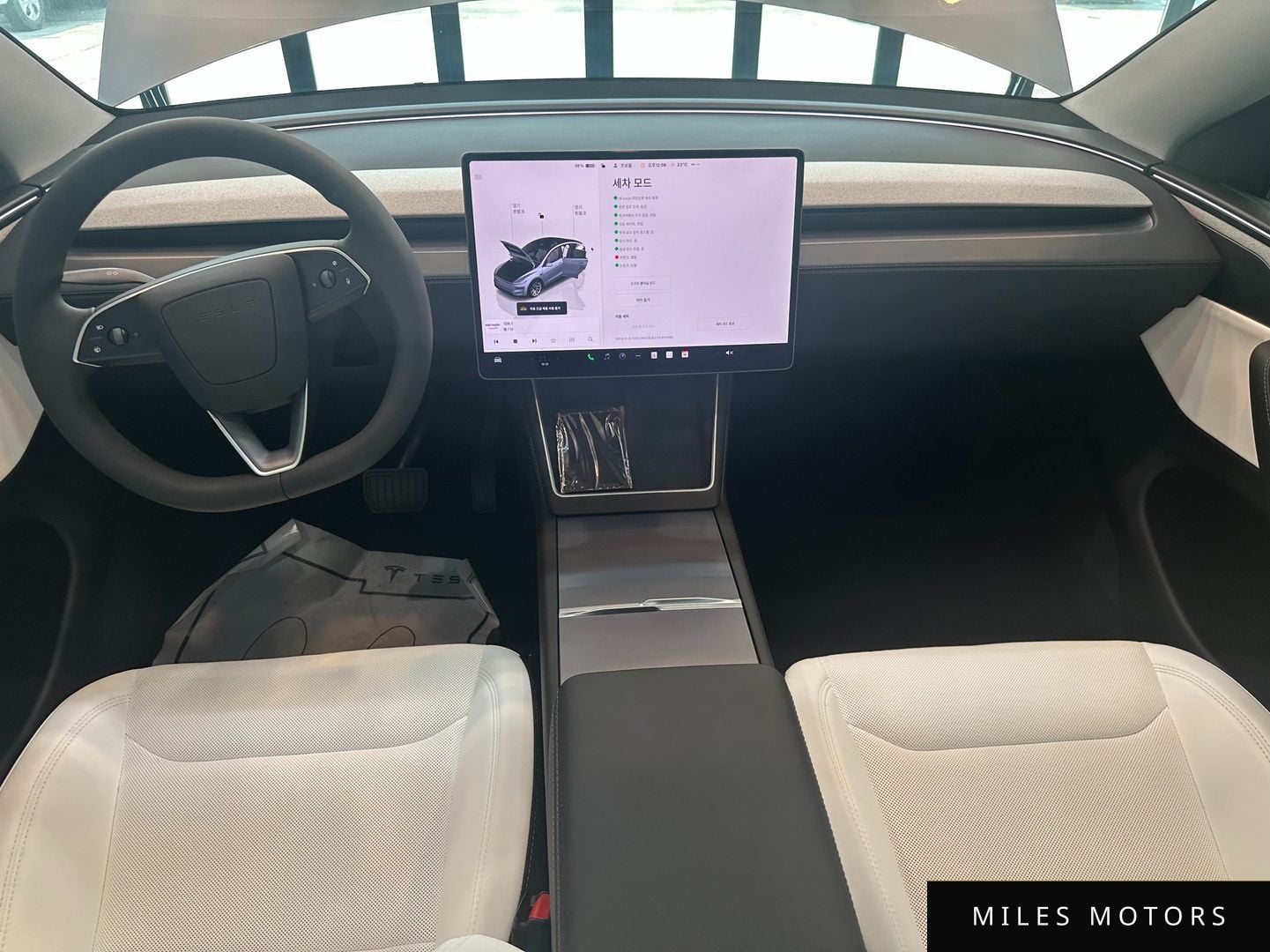 Tesla Model Y 2025 — миниатюра 8