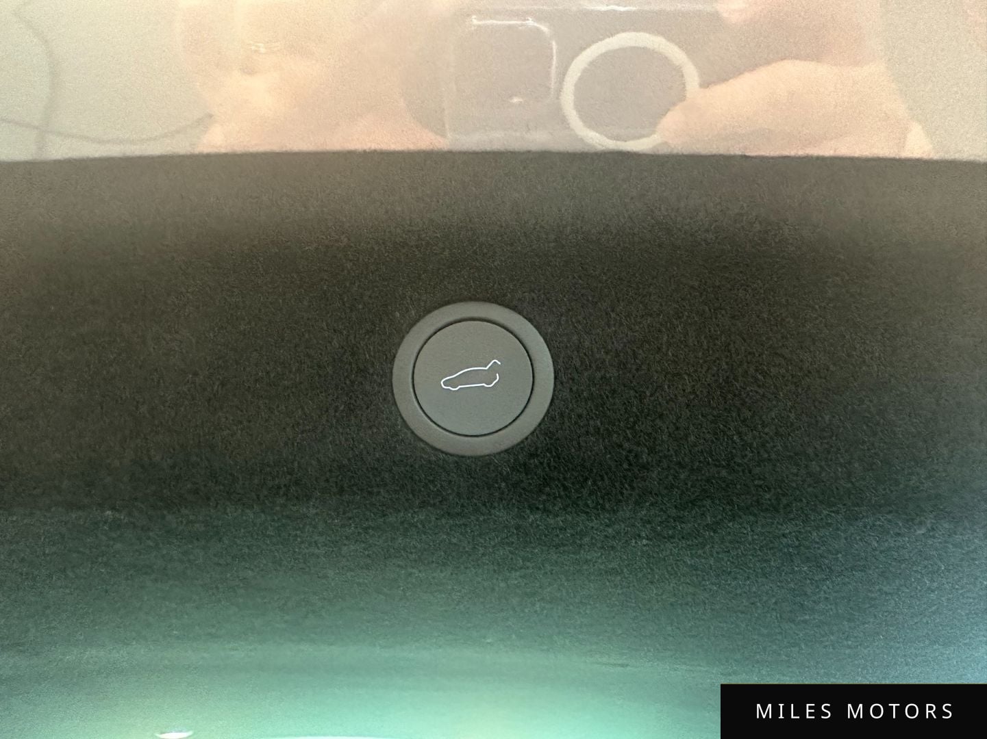 Tesla Model Y 2025 — миниатюра 12