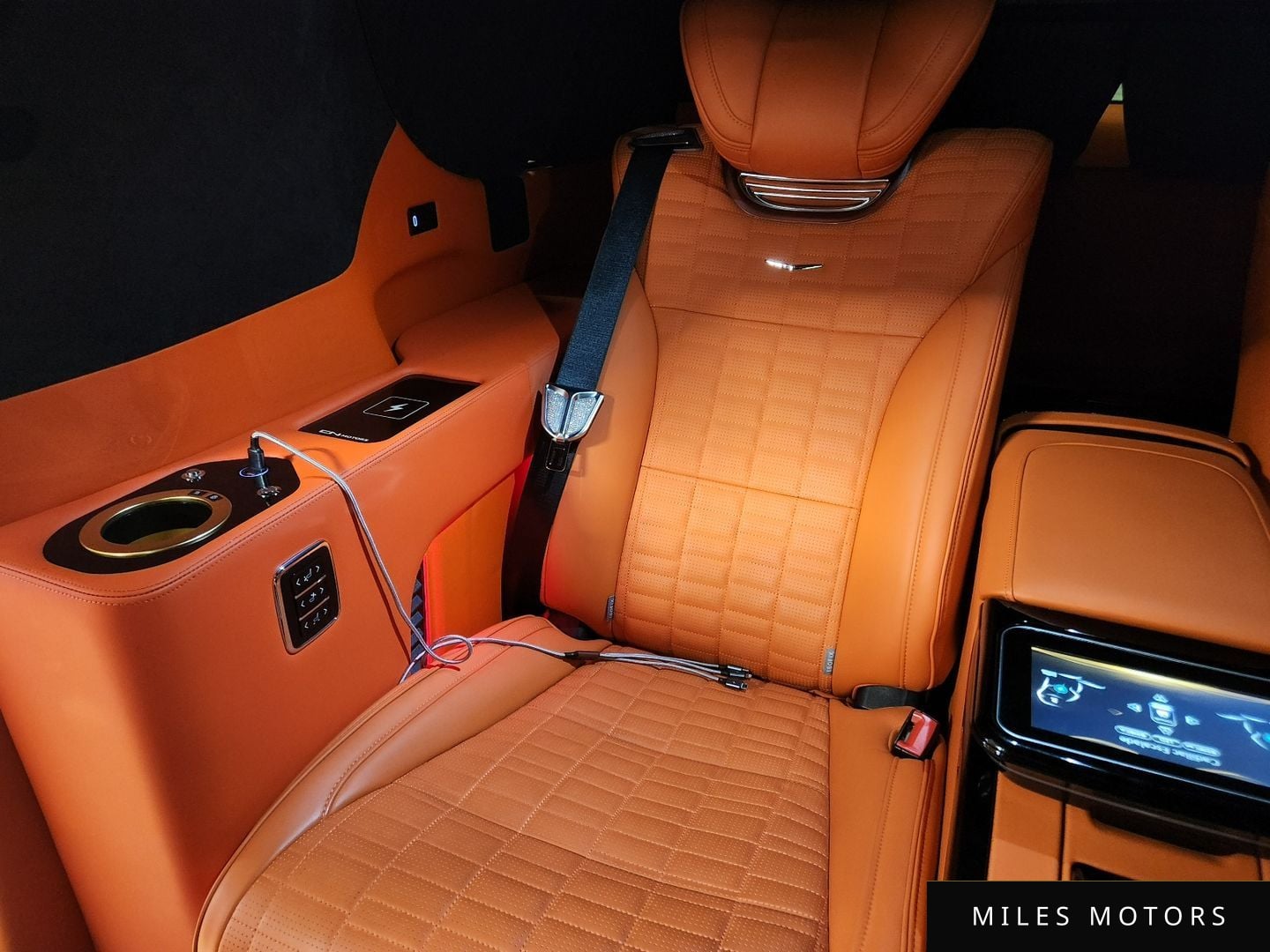 Cadillac Escalade 2023 — миниатюра 11