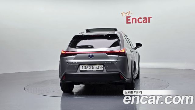 Лексус UX250h 2021 — миниатюра 4