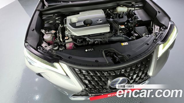 Лексус UX250h 2021 — миниатюра 6