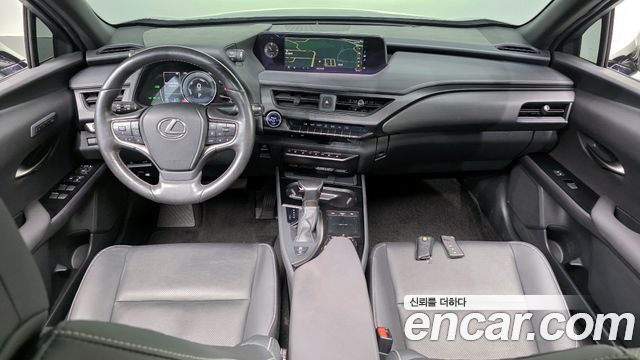 Лексус UX250h 2021 — миниатюра 7