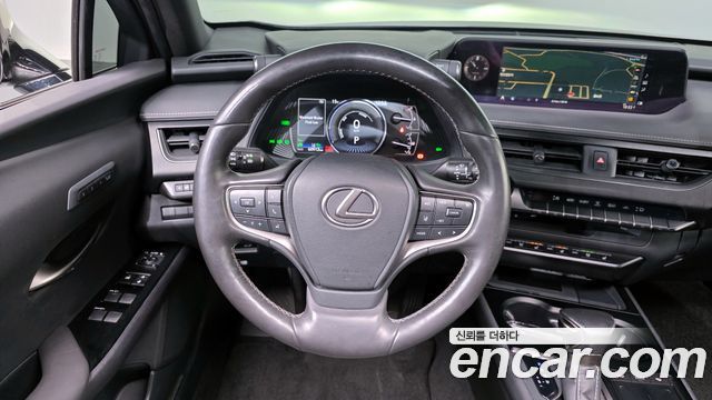 Лексус UX250h 2021 — миниатюра 13