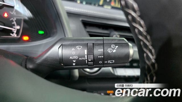 Лексус UX250h 2021 — миниатюра 18