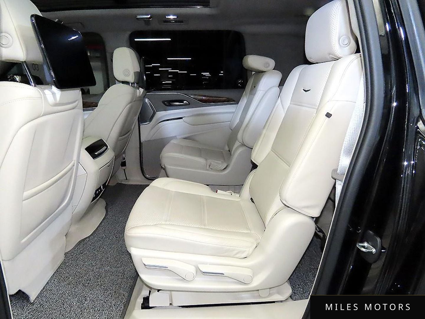 Cadillac Escalade 2022 — миниатюра 8
