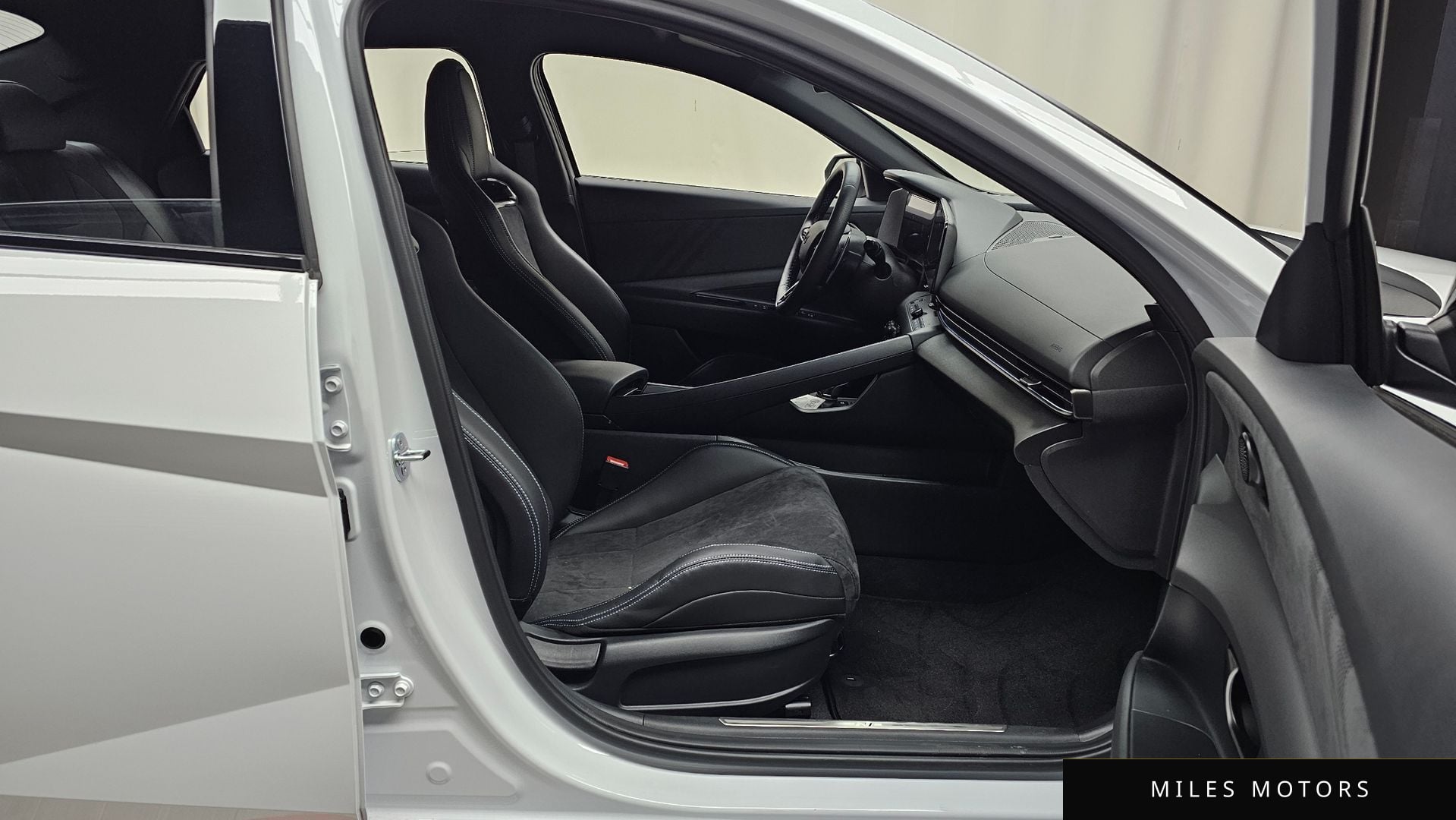 Hyundai AVANTE 2025 — миниатюра 11