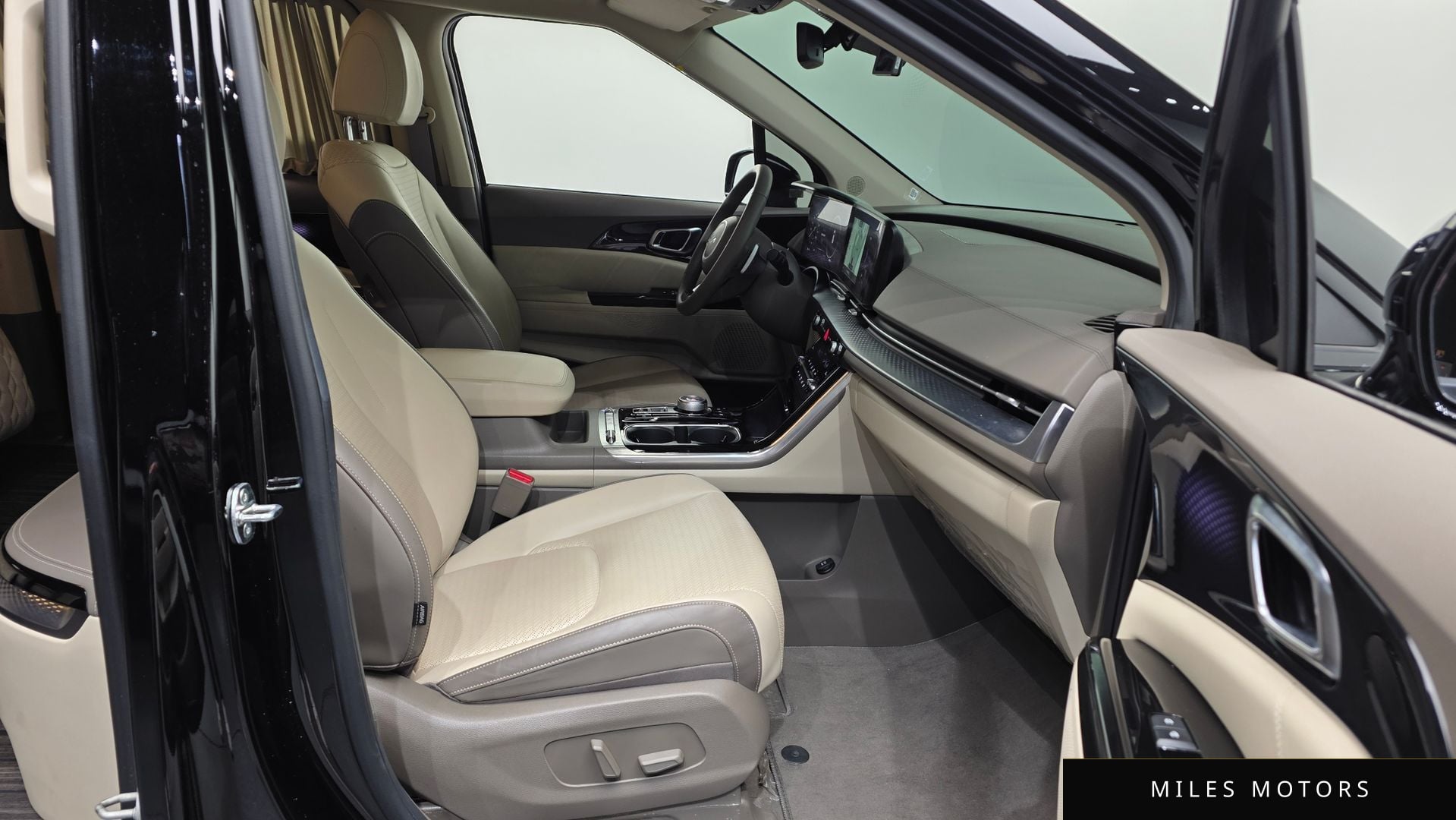 Kia Carnival 2023 — миниатюра 11