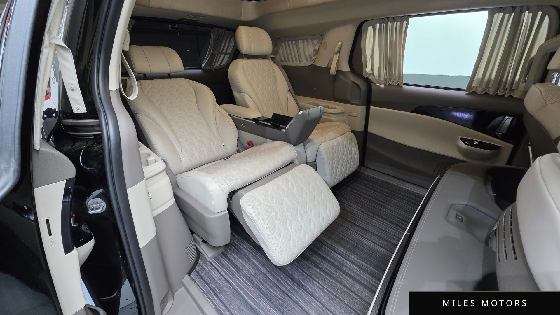 Kia Carnival 2023 — миниатюра 12