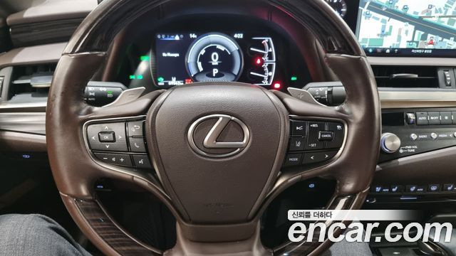 Лексус ES300h 2021 — миниатюра 19