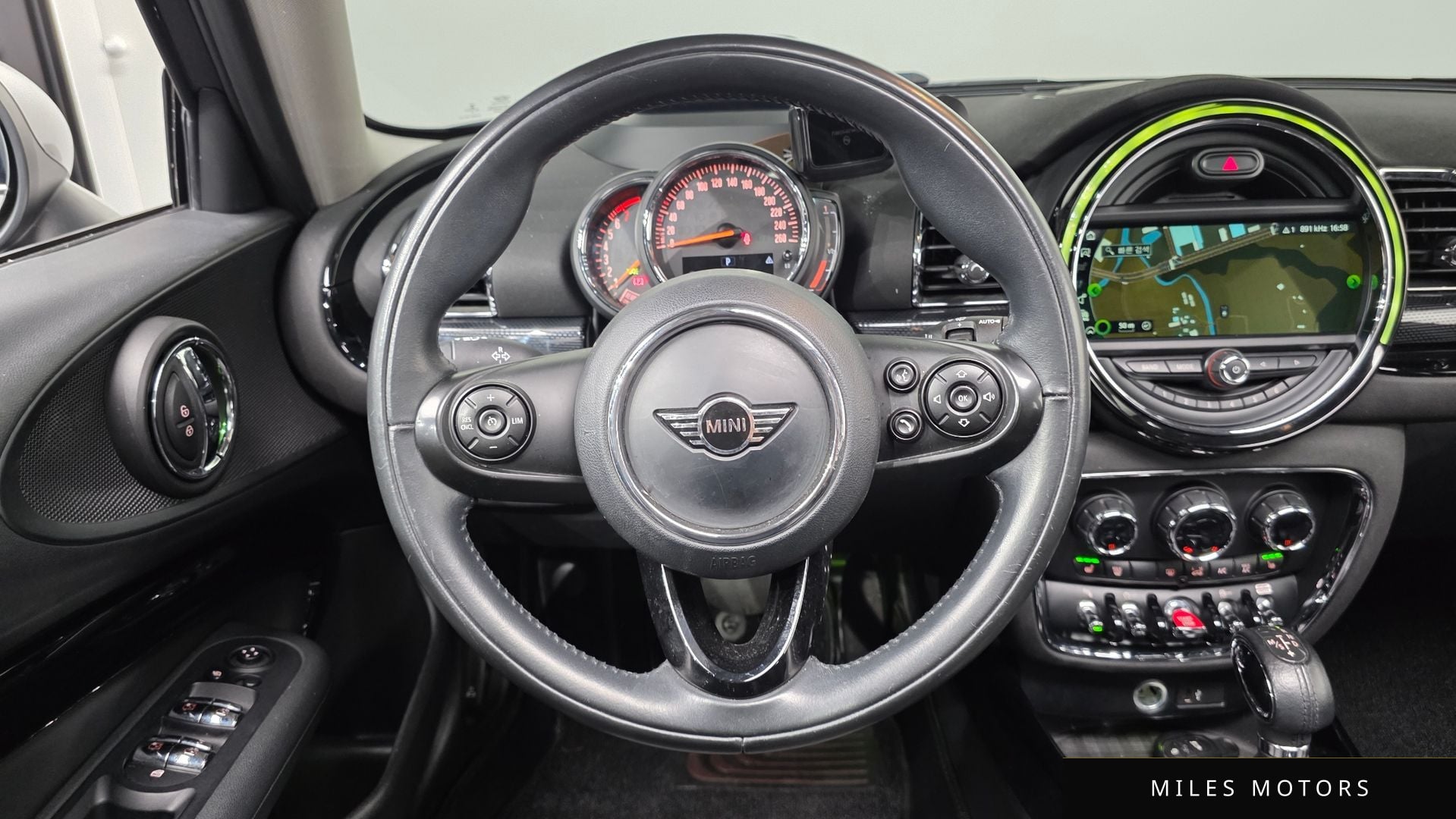 MINI 쿠퍼 클럽맨 2019 — миниатюра 13