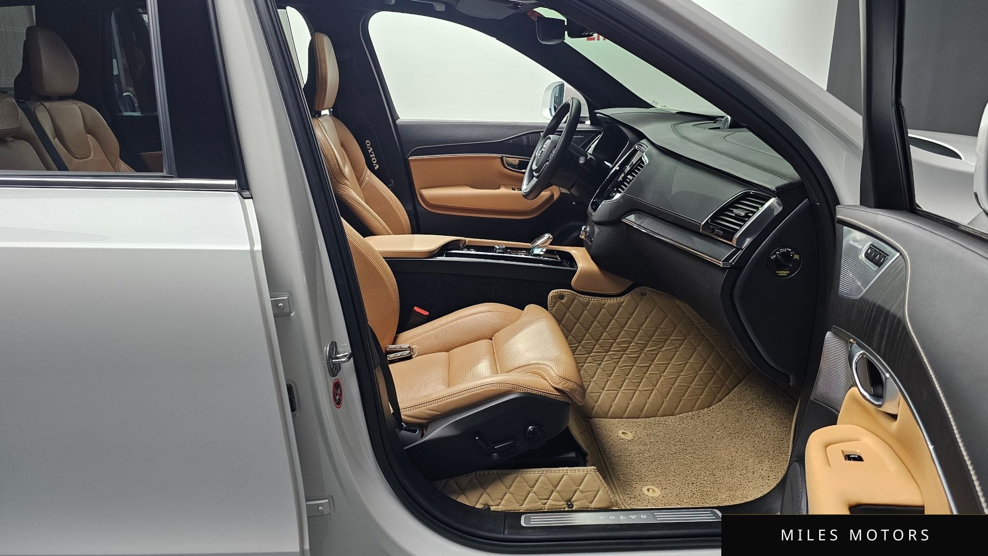 Volvo XC90 2022 — миниатюра 11