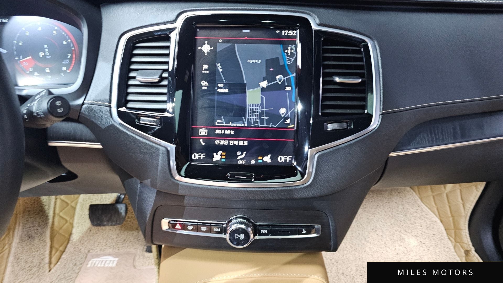 Volvo XC90 2022 — миниатюра 14
