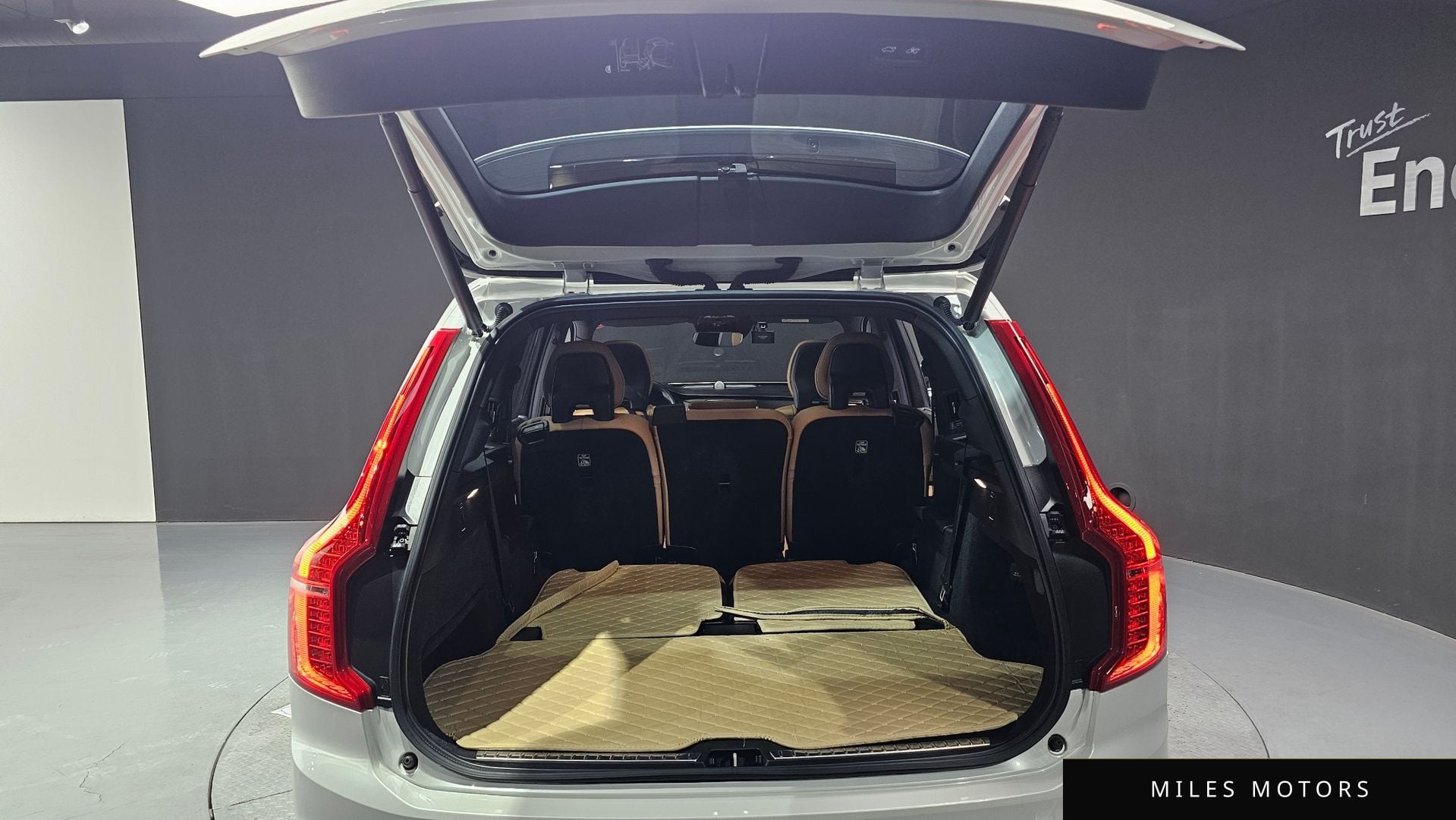 Volvo XC90 2022 — миниатюра 20
