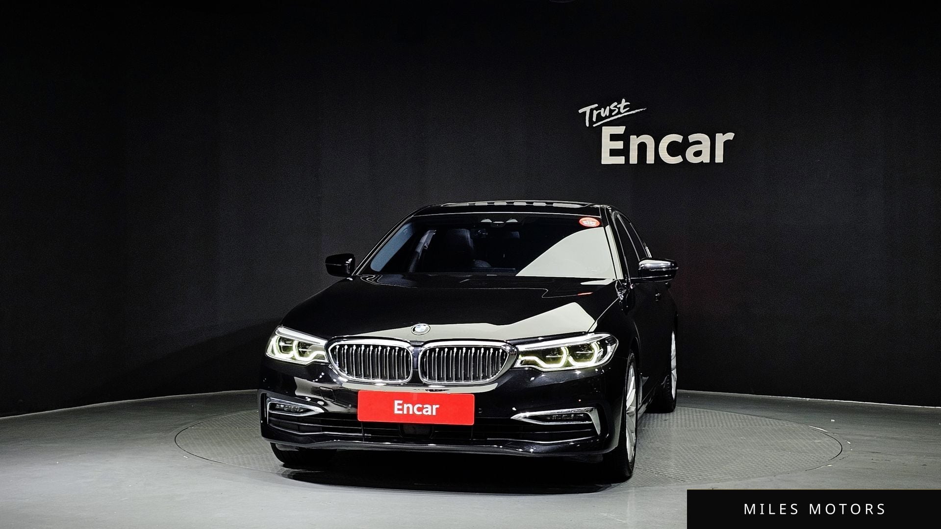 BMW 5 Series (G30) 2019 — миниатюра 3