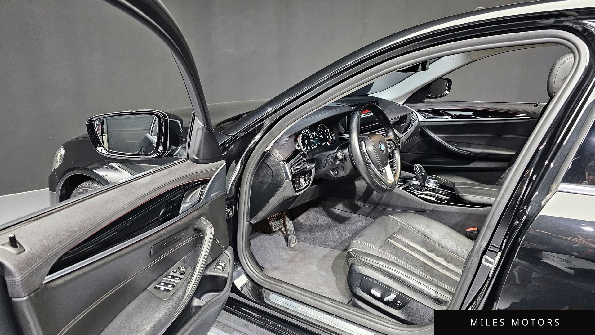 BMW 5 Series (G30) 2019 — миниатюра 10