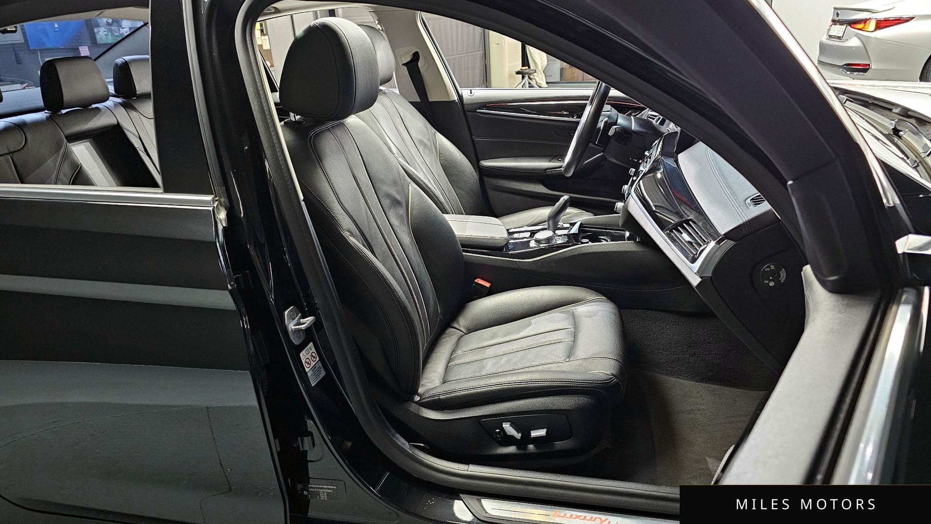 BMW 5 Series (G30) 2019 — миниатюра 12