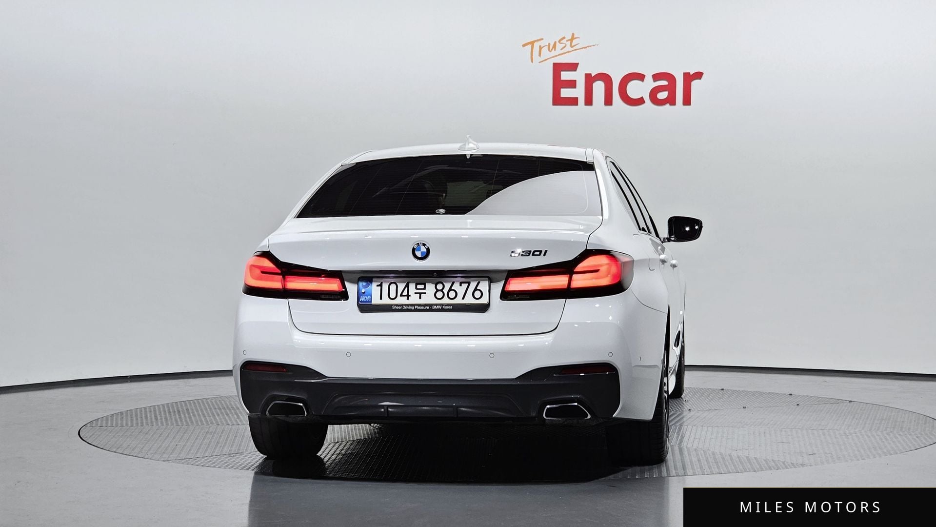 BMW 5 Series (G30) 2022 — миниатюра 4