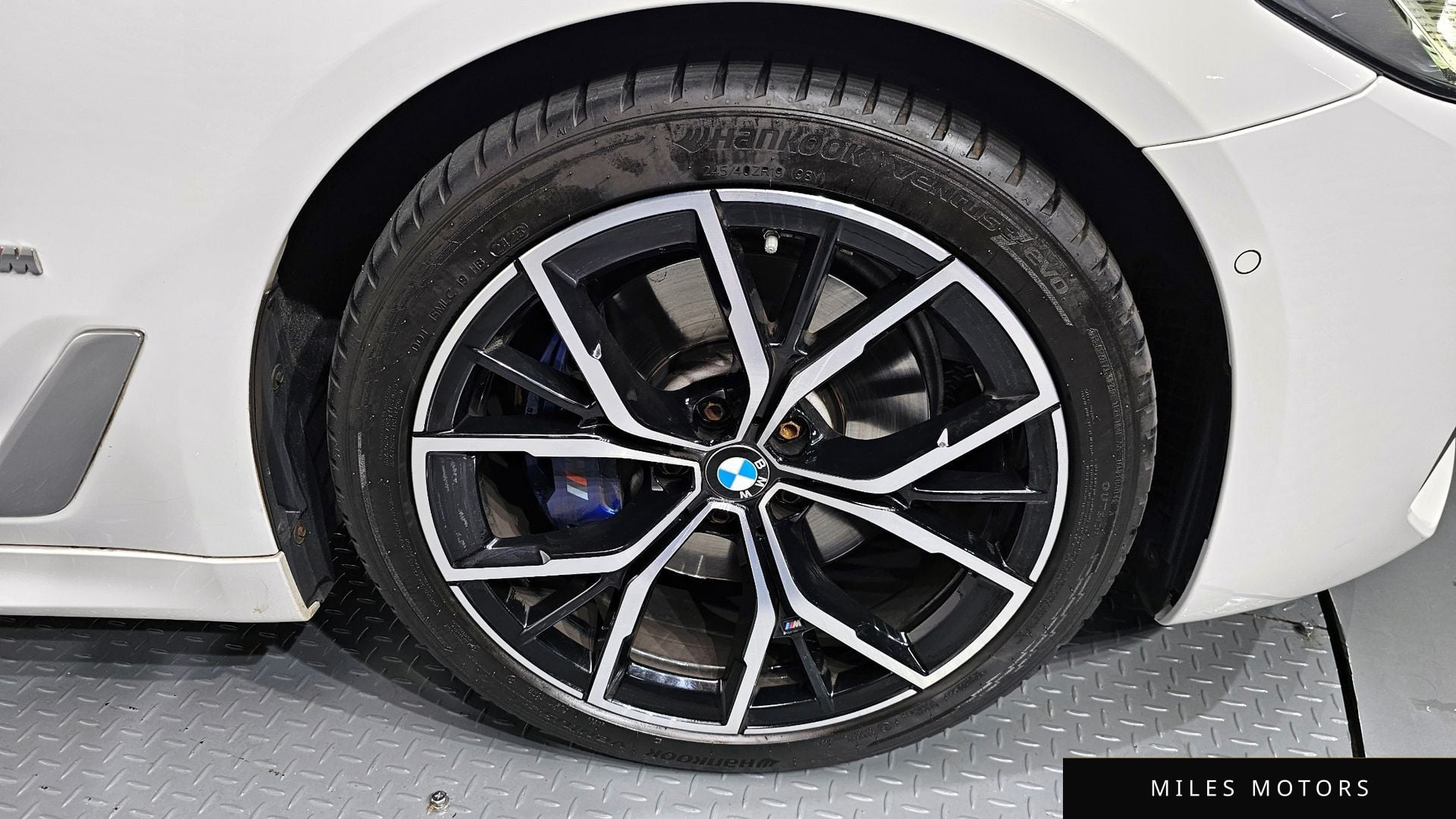 BMW 5 Series (G30) 2022 — миниатюра 5