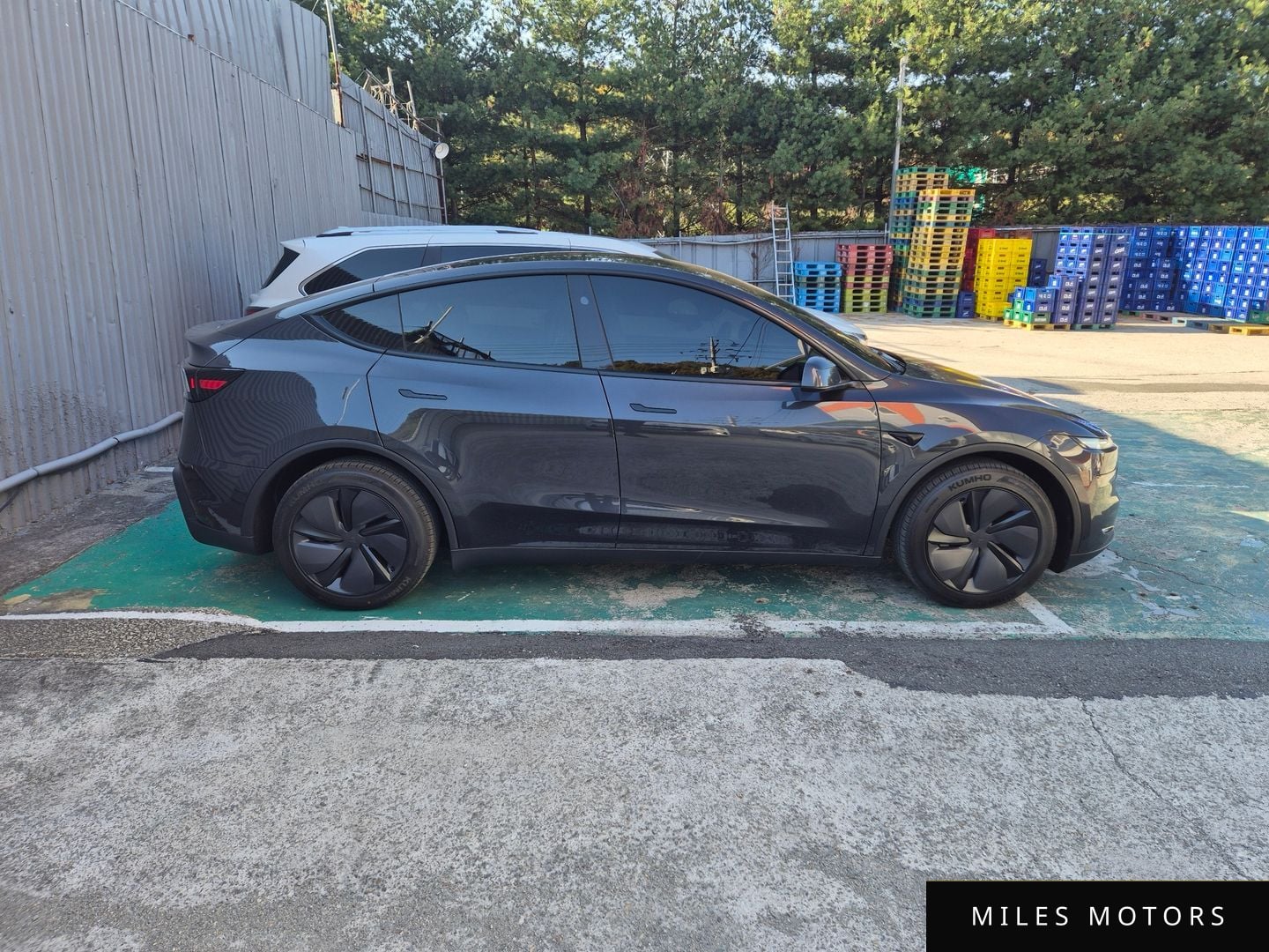 Tesla Model Y 2025 — миниатюра 5