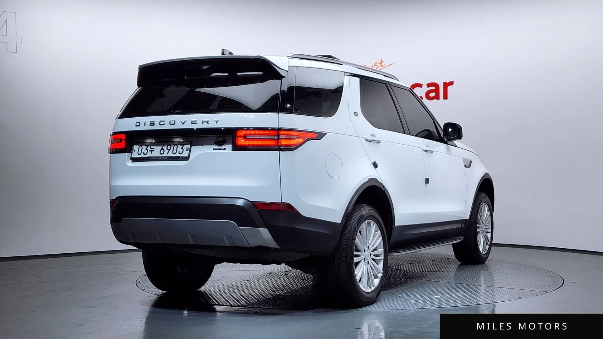 Land Rover Discovery 2018 — миниатюра 2