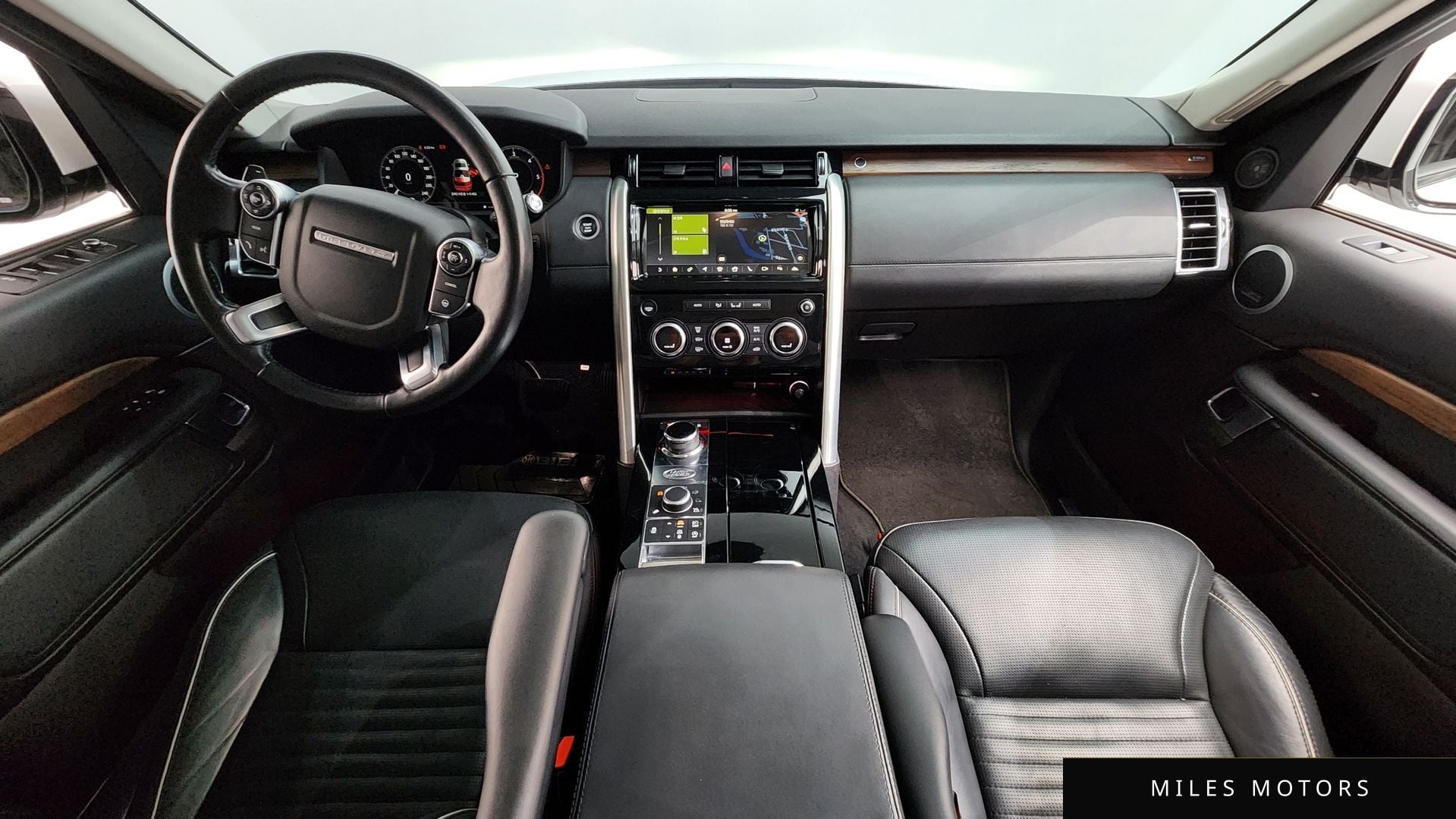 Land Rover Discovery 2018 — миниатюра 7