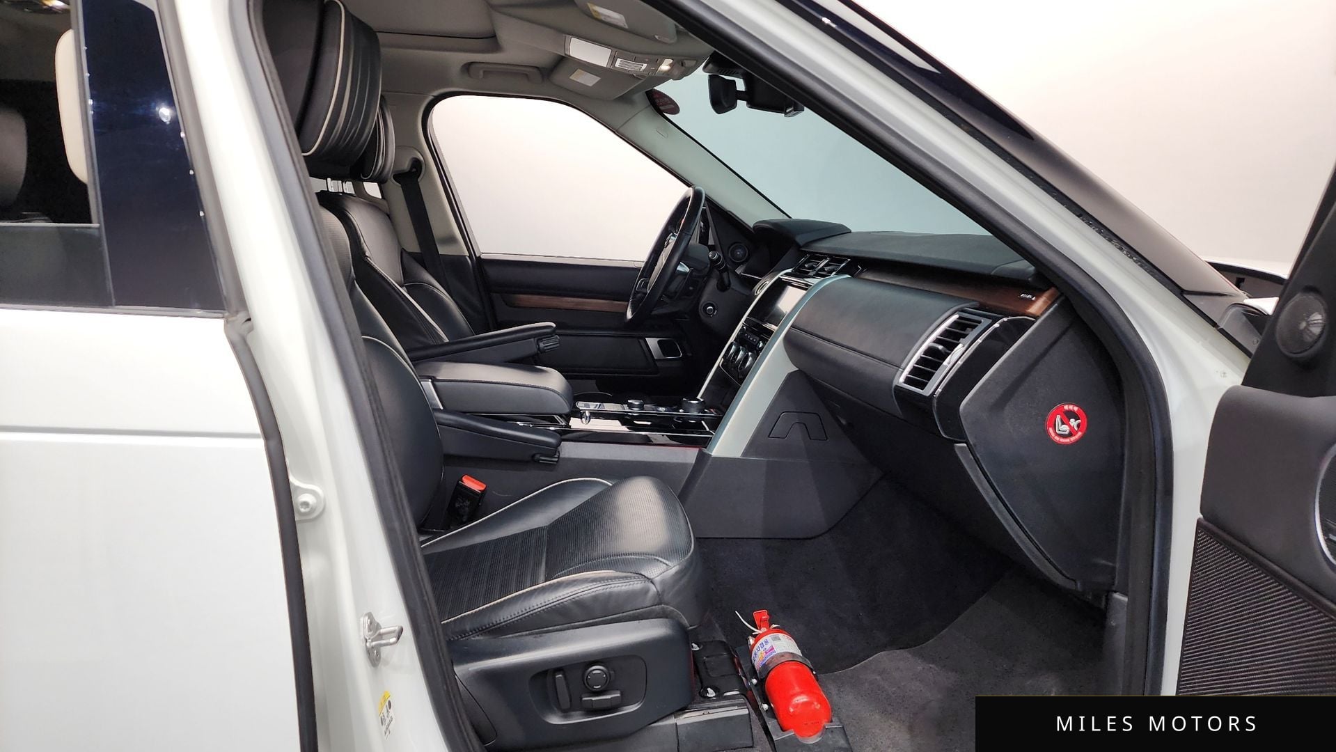 Land Rover Discovery 2018 — миниатюра 11