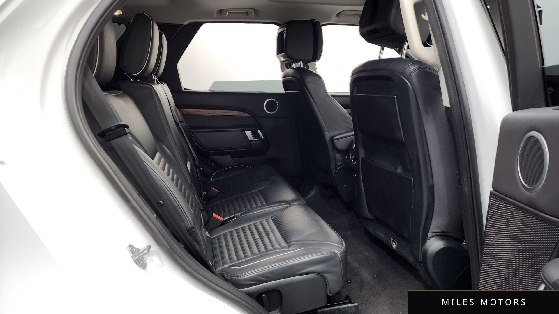 Land Rover Discovery 2018 — миниатюра 12