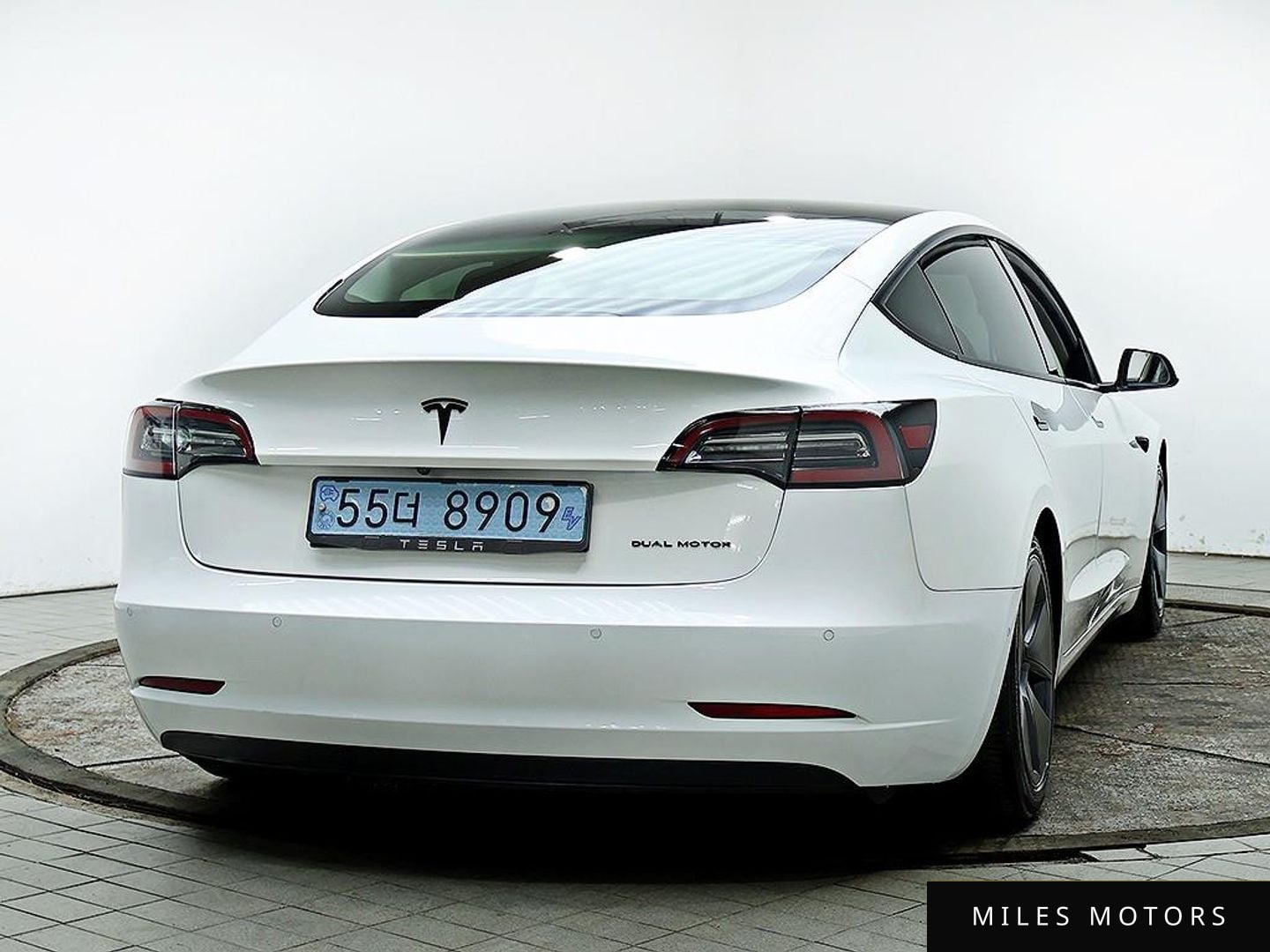 Tesla Model 3 2021 — миниатюра 3