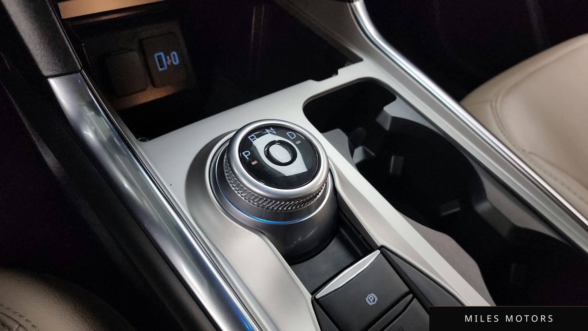 Ford Explorer 2022 — миниатюра 9