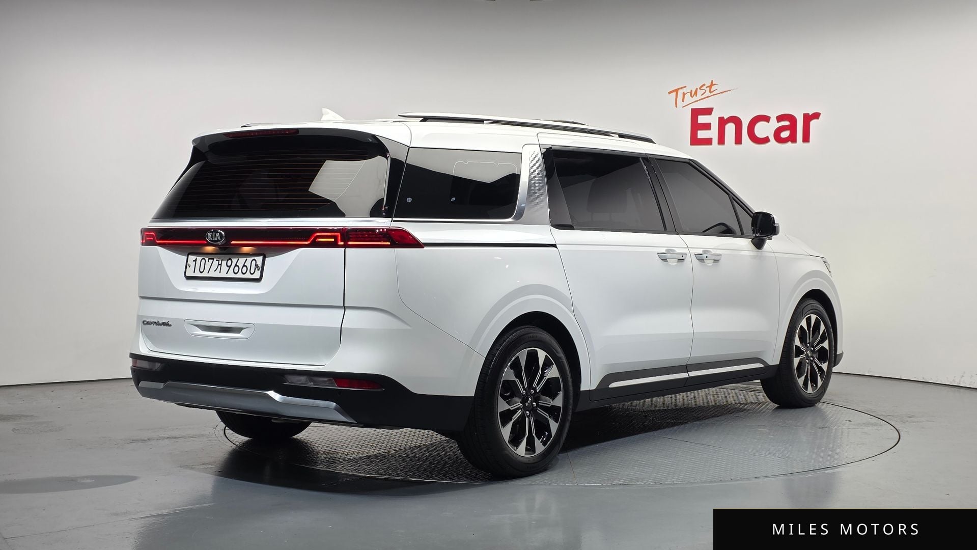 Kia Carnival 2021 — миниатюра 2