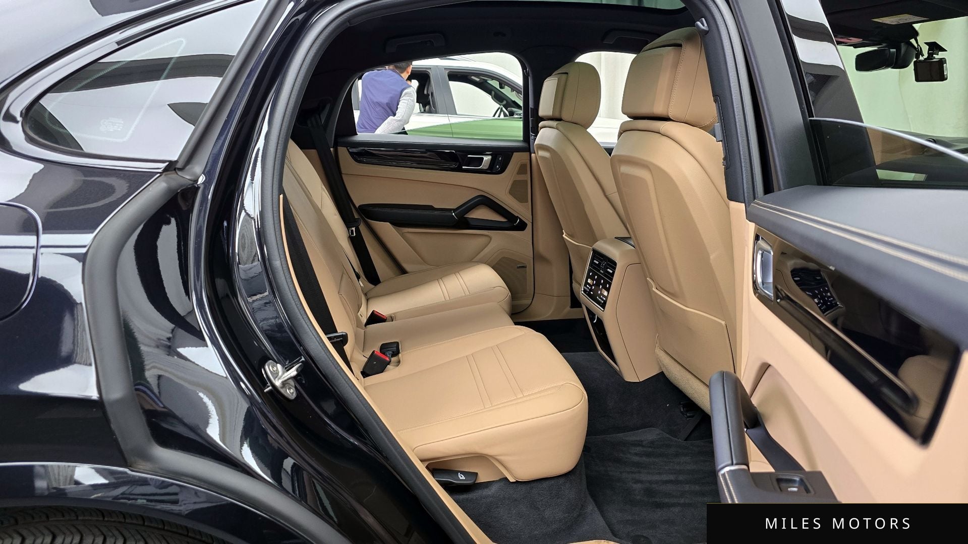 Porsche Cayenne 2022 — миниатюра 12