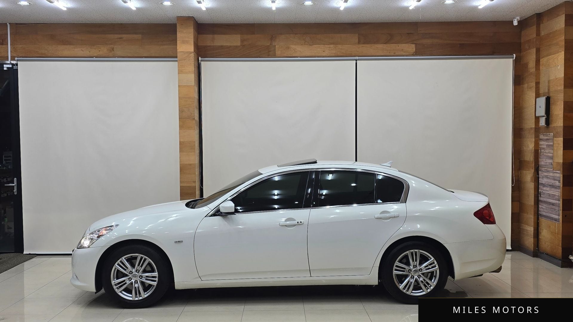 Infiniti G37 2010 — миниатюра 5