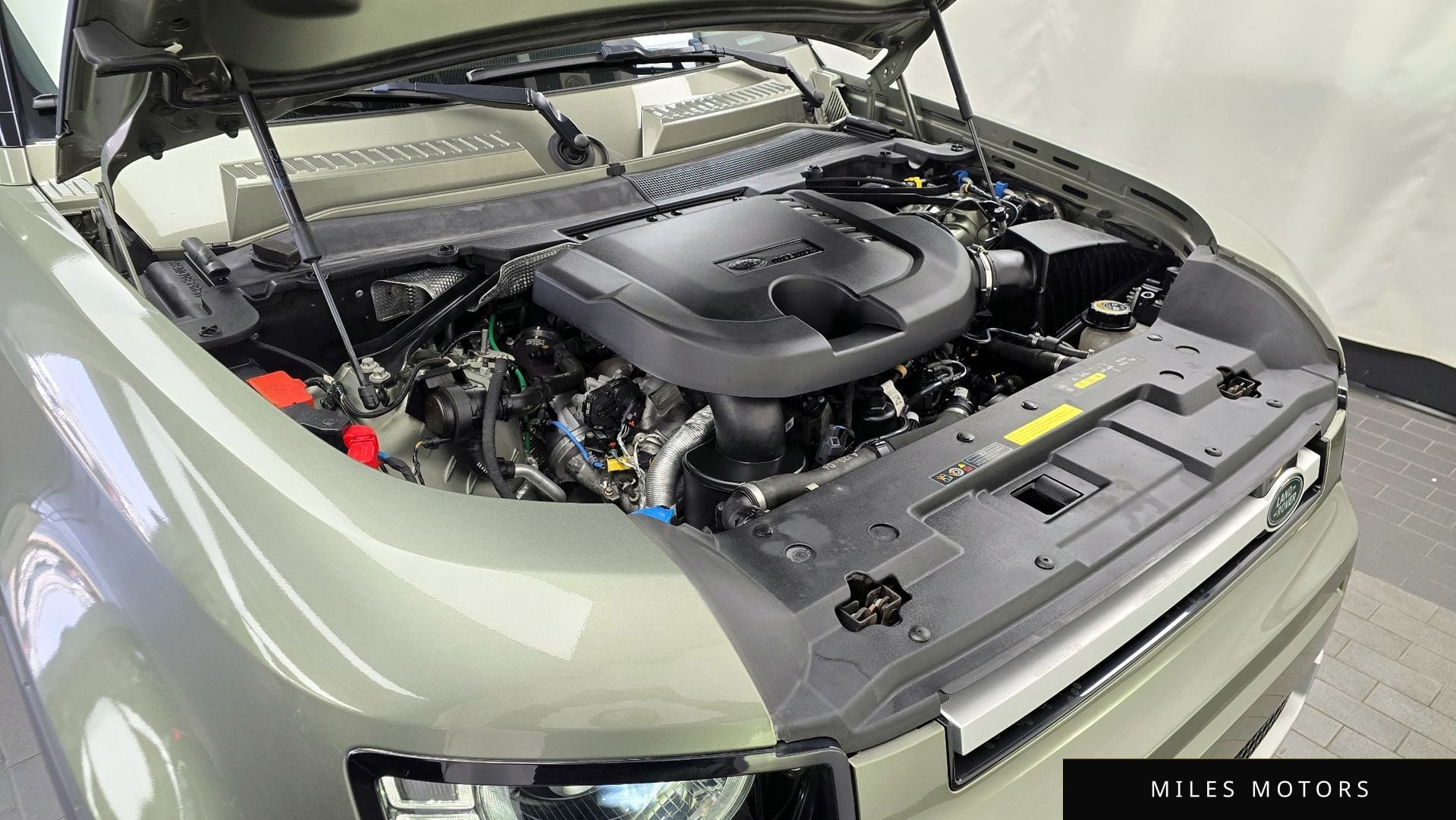 Land Rover Defender 2022 — миниатюра 6