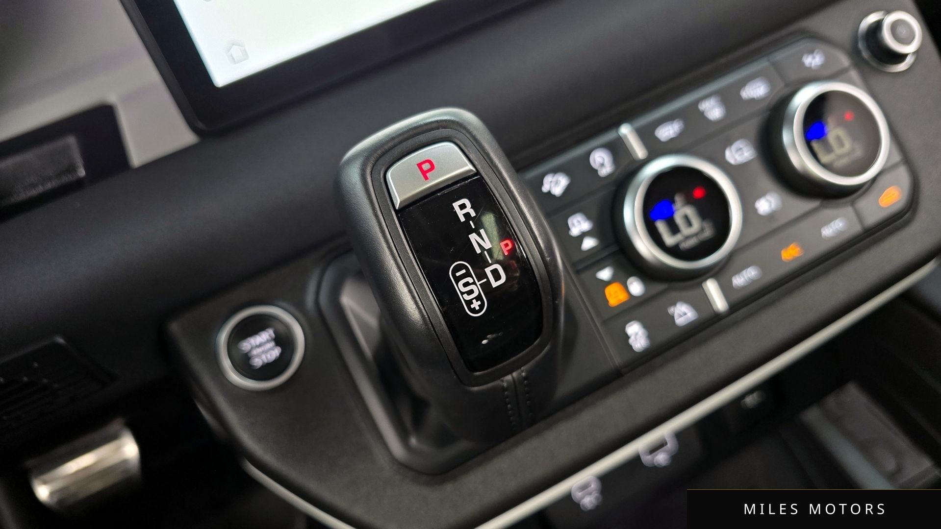 Land Rover Defender 2022 — миниатюра 9