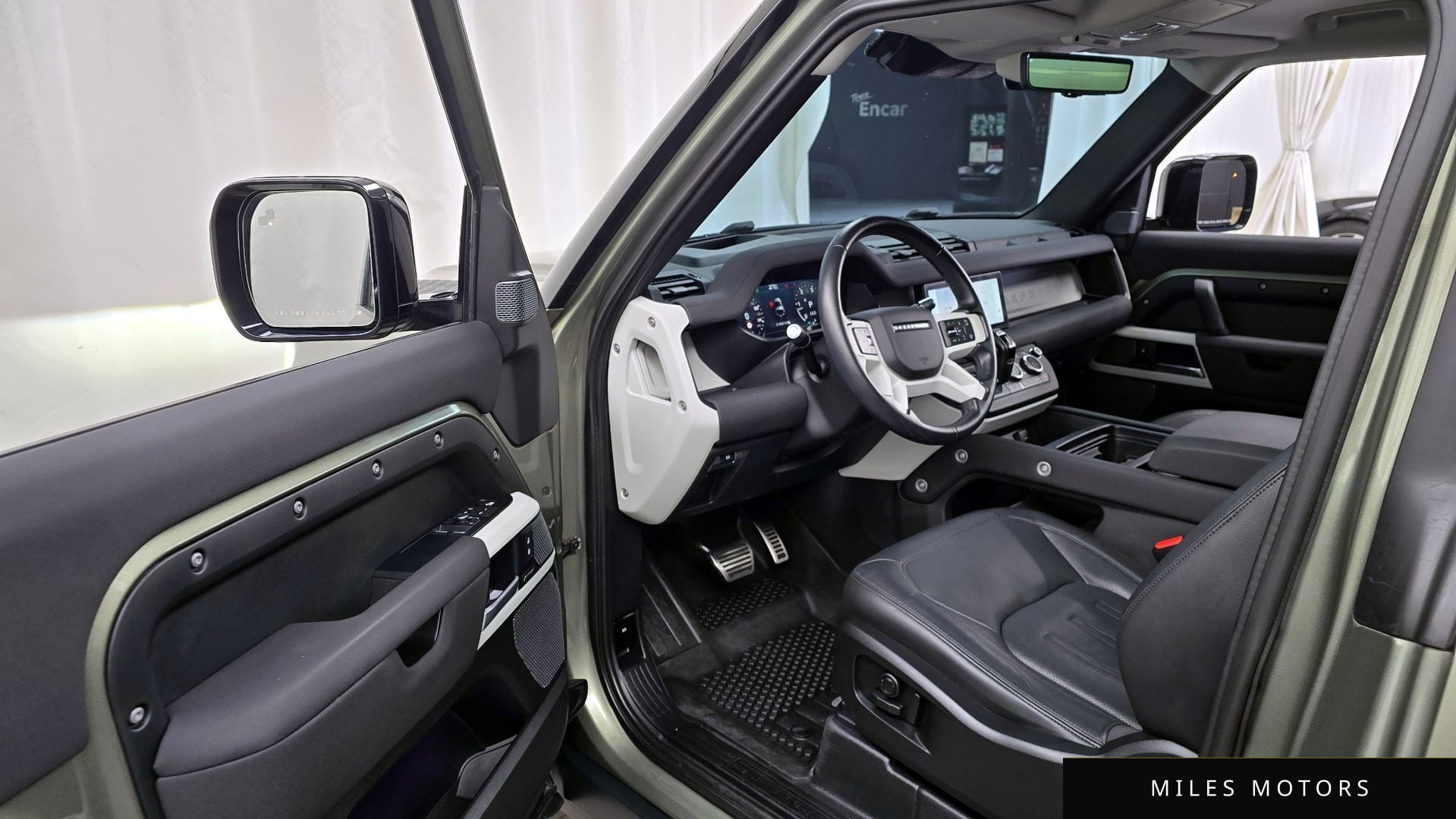 Land Rover Defender 2022 — миниатюра 10