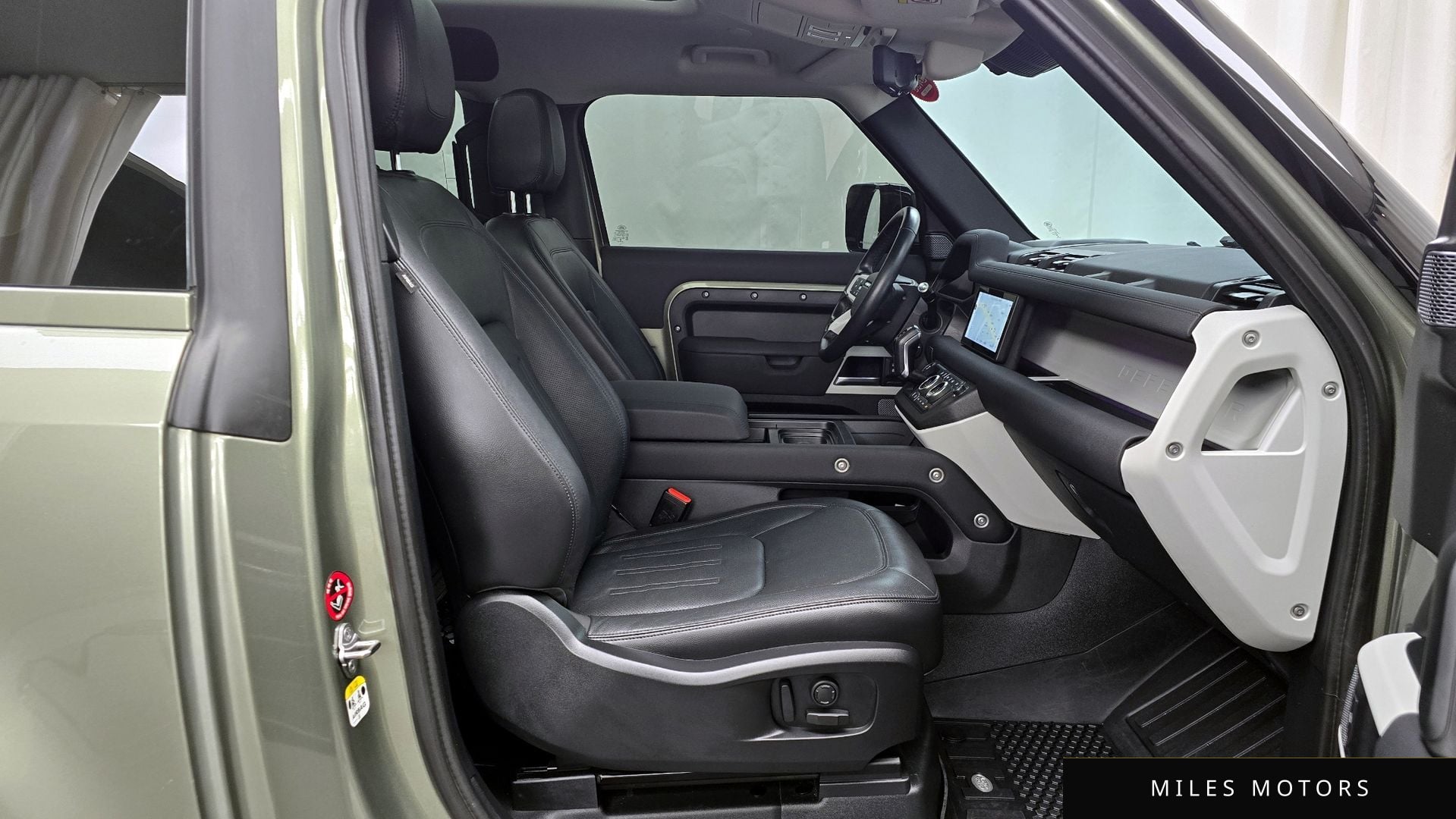 Land Rover Defender 2022 — миниатюра 11
