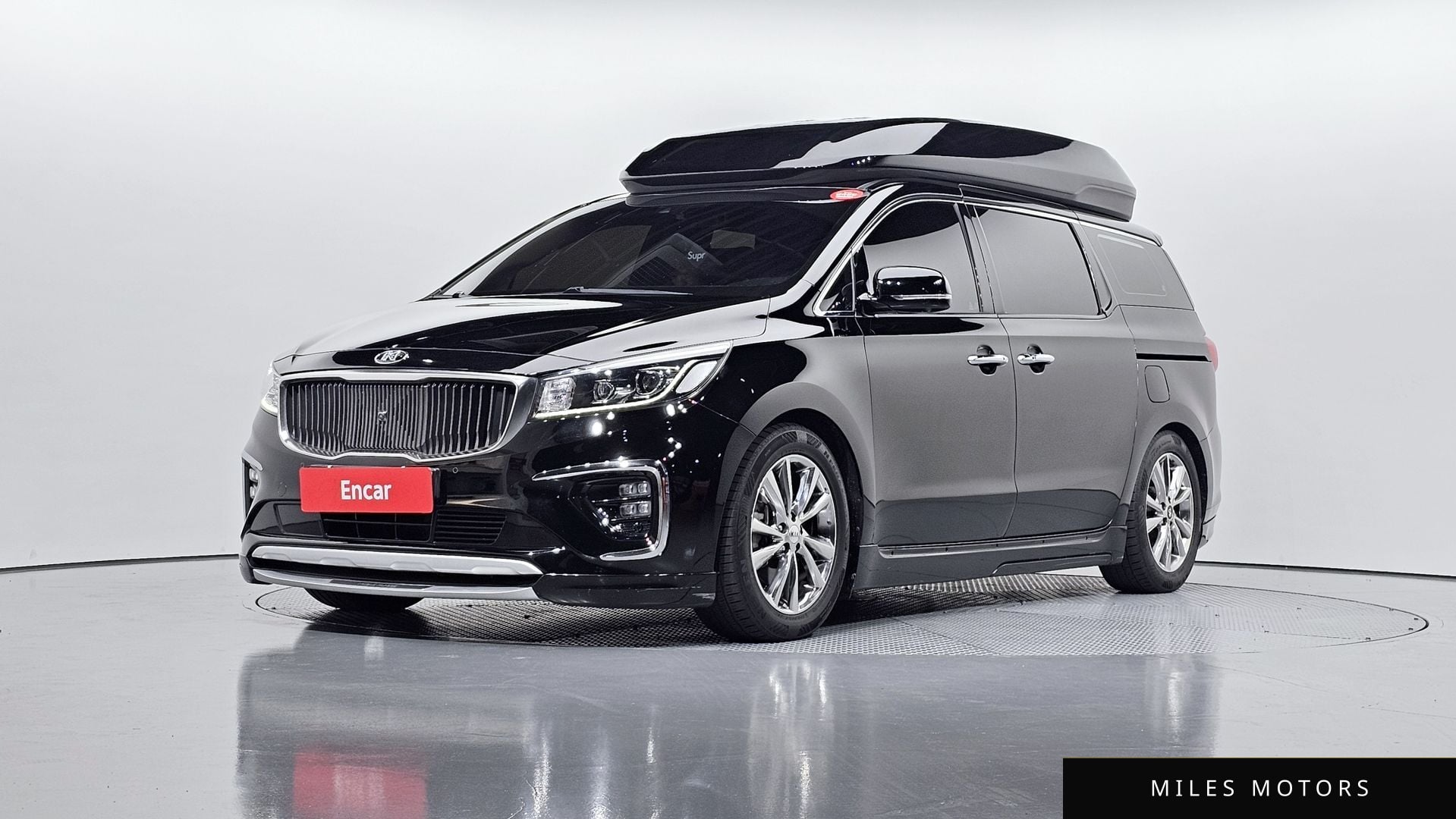 Kia Canival 2019 — фото 1 из 12