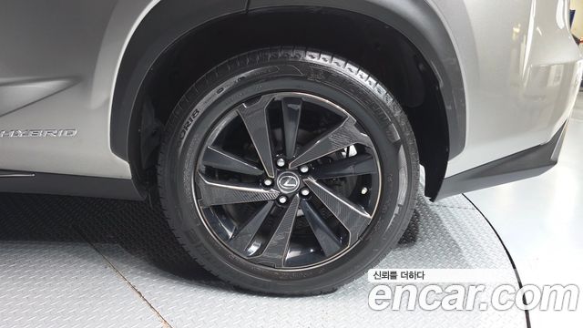 Лексус NX300h 2018 — миниатюра 4