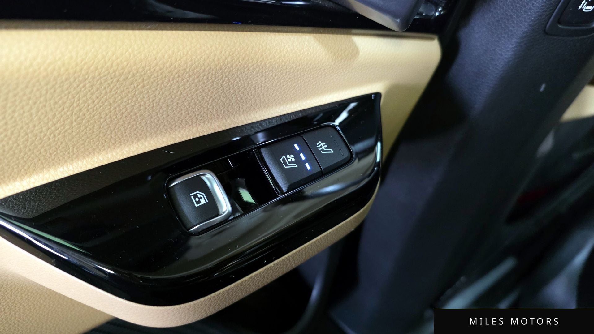 Kia Carnival 2021 — миниатюра 18