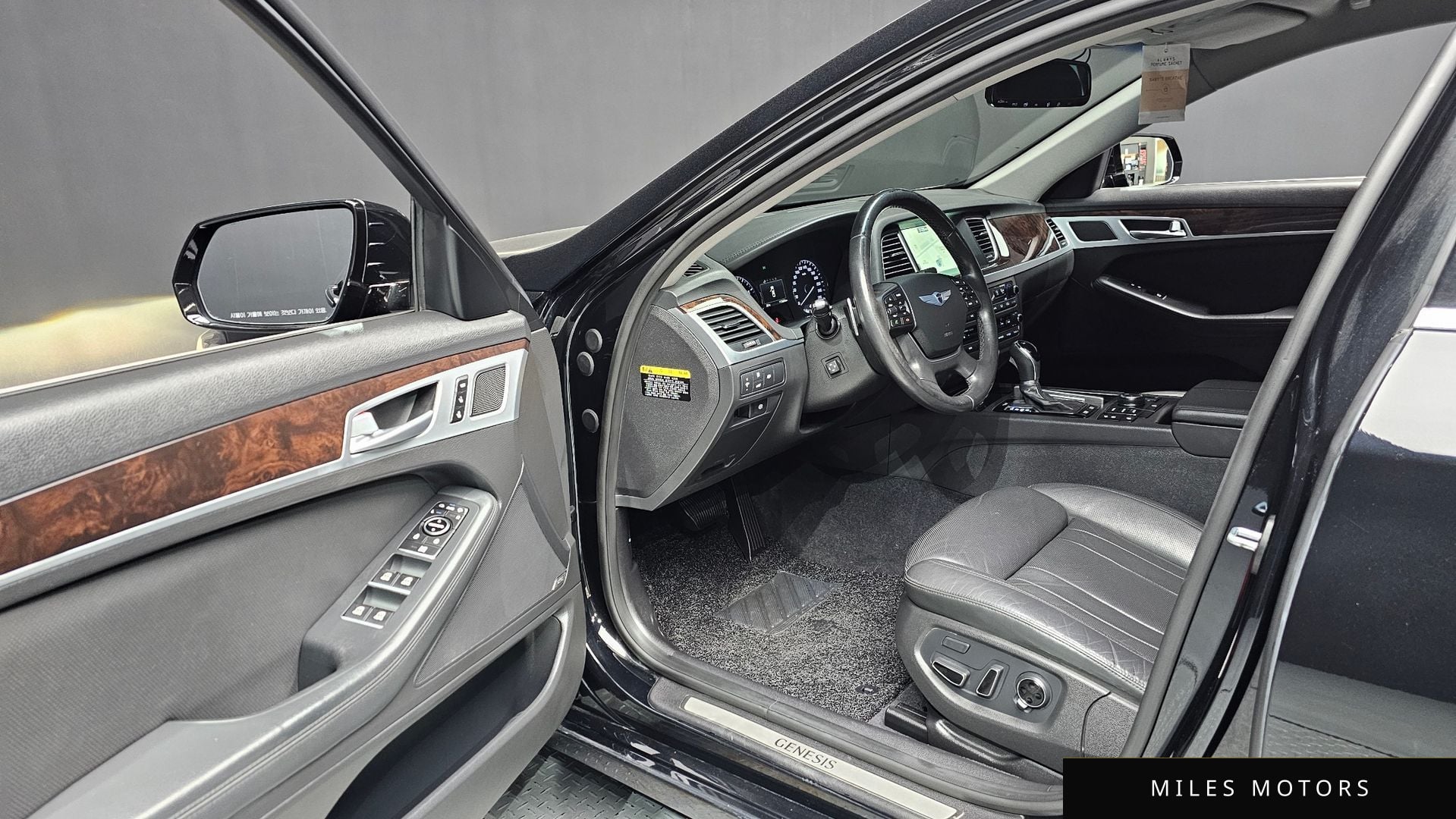 Hyundai Genesis 2015 — миниатюра 10