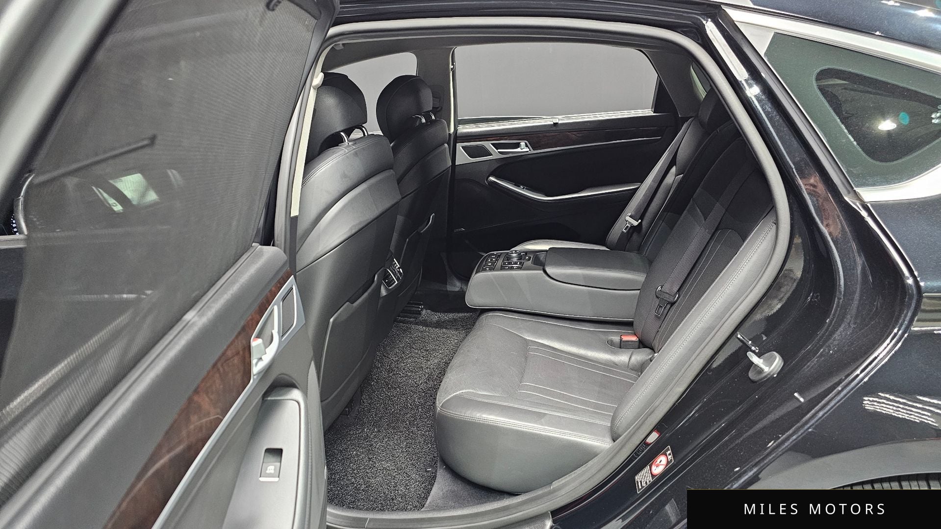 Hyundai Genesis 2015 — миниатюра 12