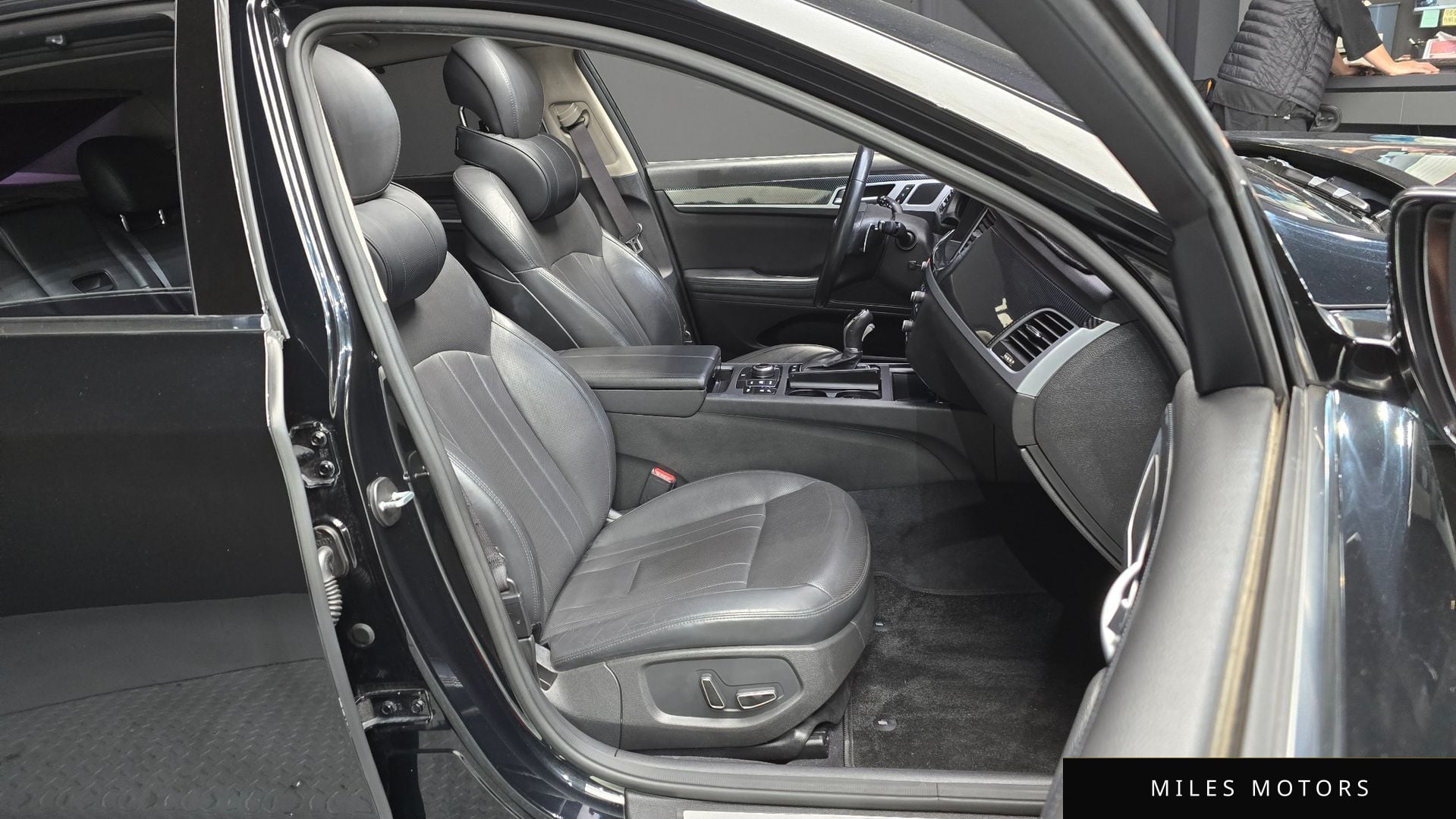 Hyundai Genesis 2015 — миниатюра 12