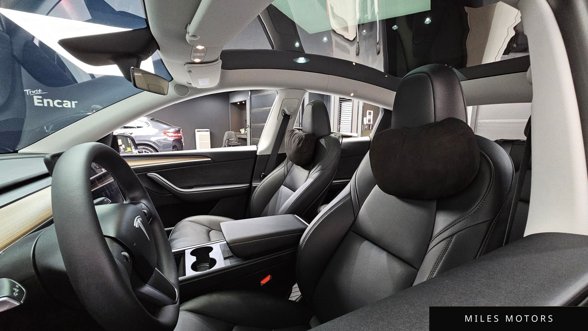 Tesla Model Y 2024 — миниатюра 20