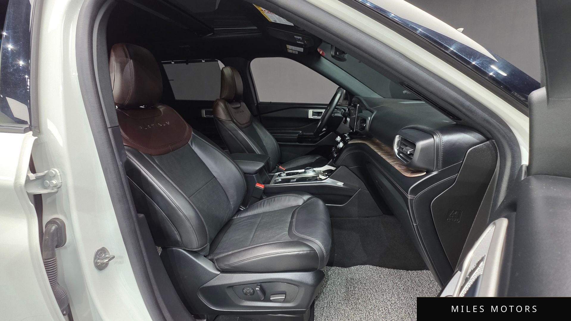 Ford Explorer 2022 — миниатюра 10