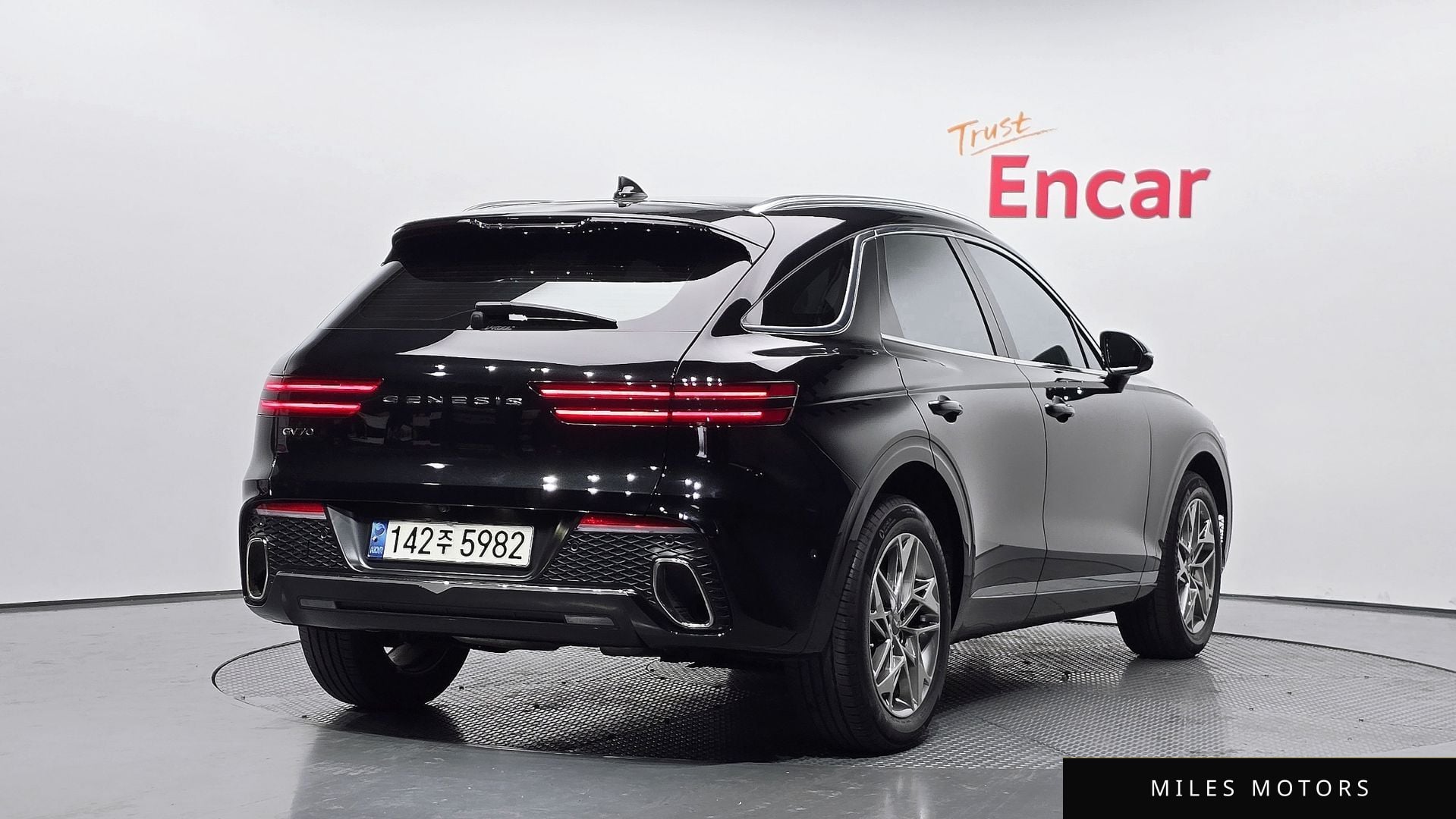 Genesis GV70 2022 — миниатюра 2