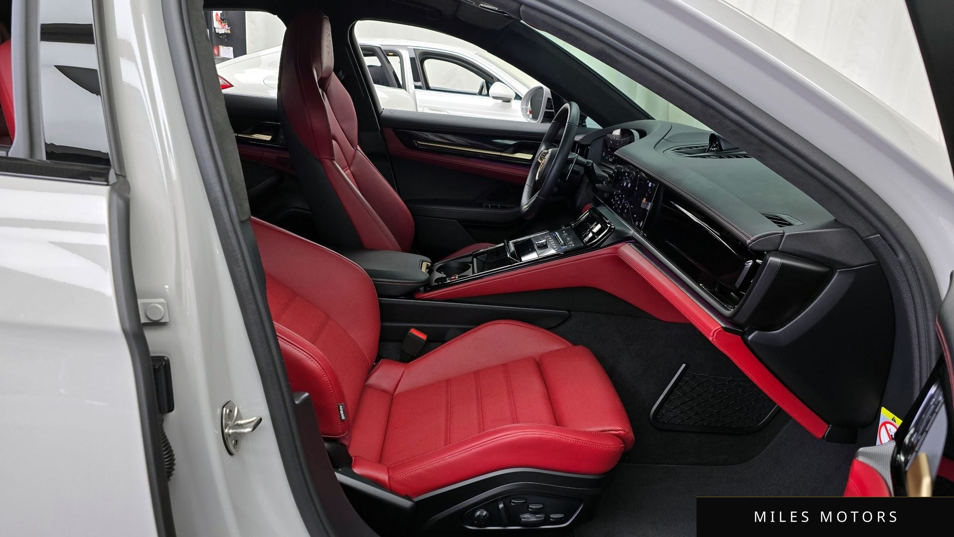 Porsche Panamera 2025 — миниатюра 11