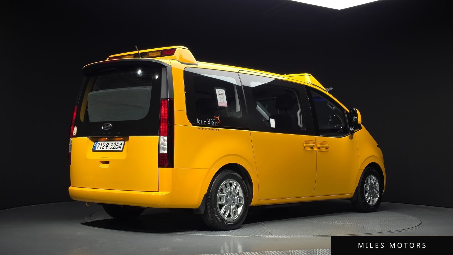 Hyundai Staria 2024 — миниатюра 2