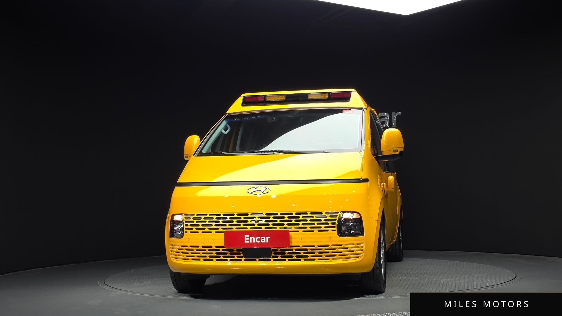 Hyundai Staria 2024 — миниатюра 3