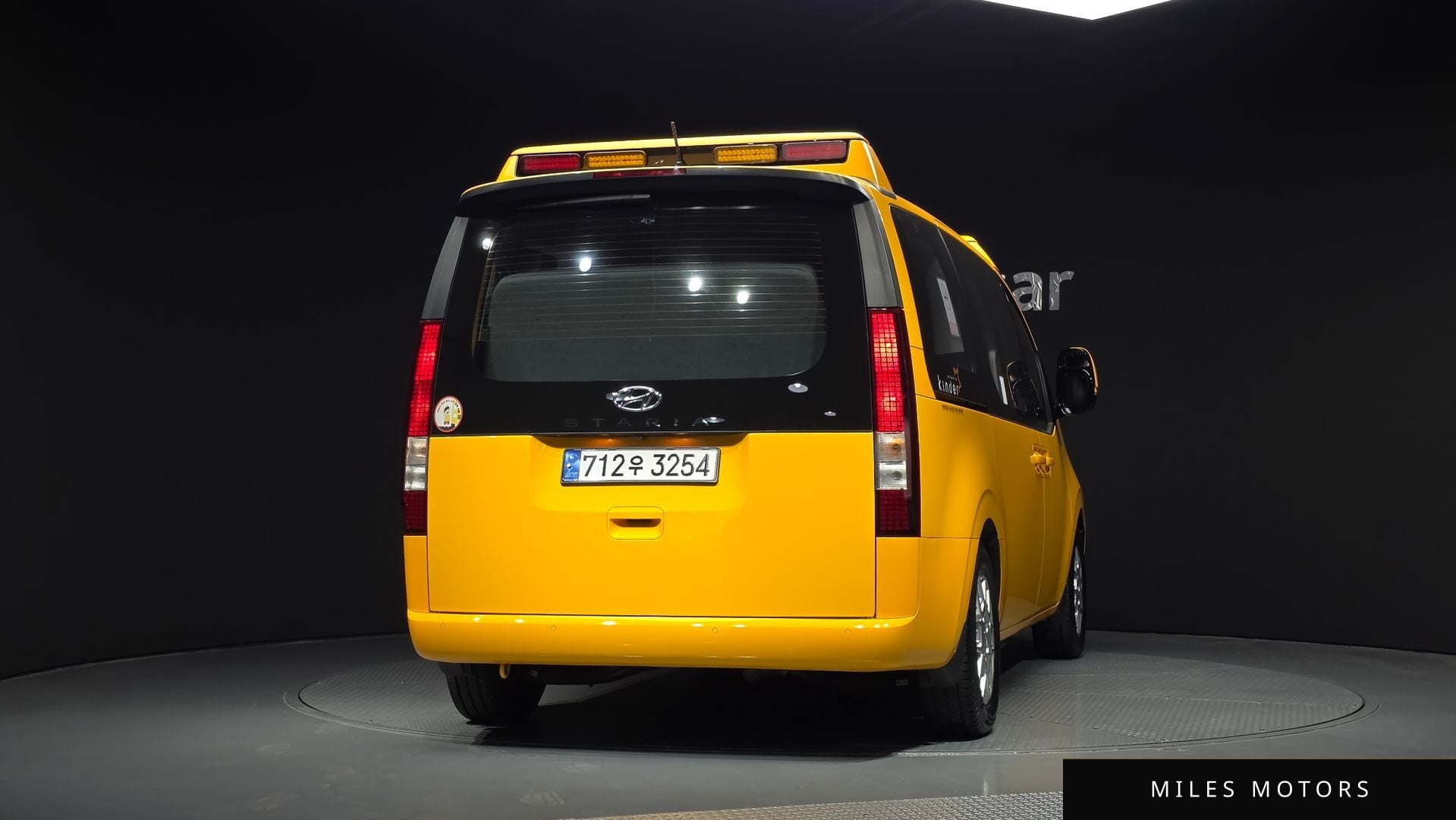 Hyundai Staria 2024 — миниатюра 4