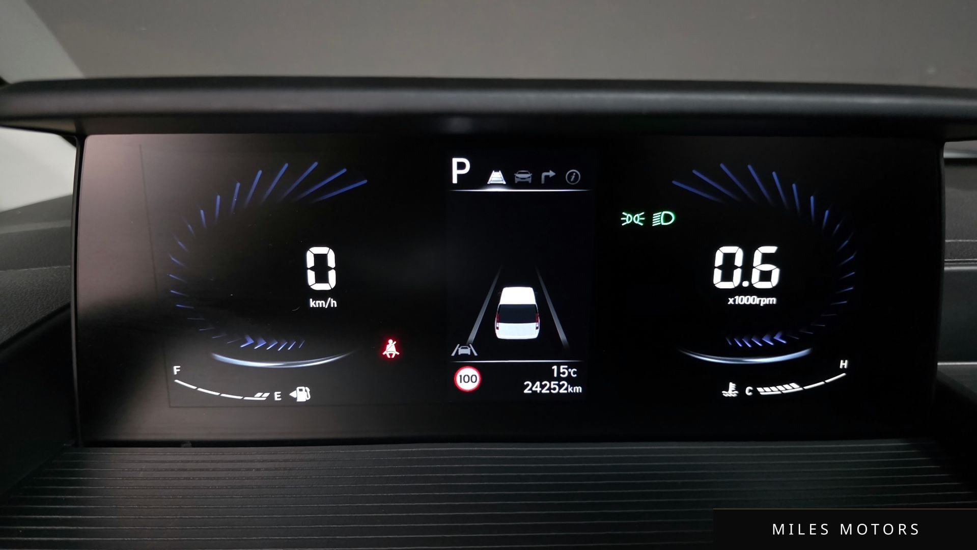 Hyundai Staria 2024 — миниатюра 8